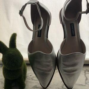 Nine West platinum flats